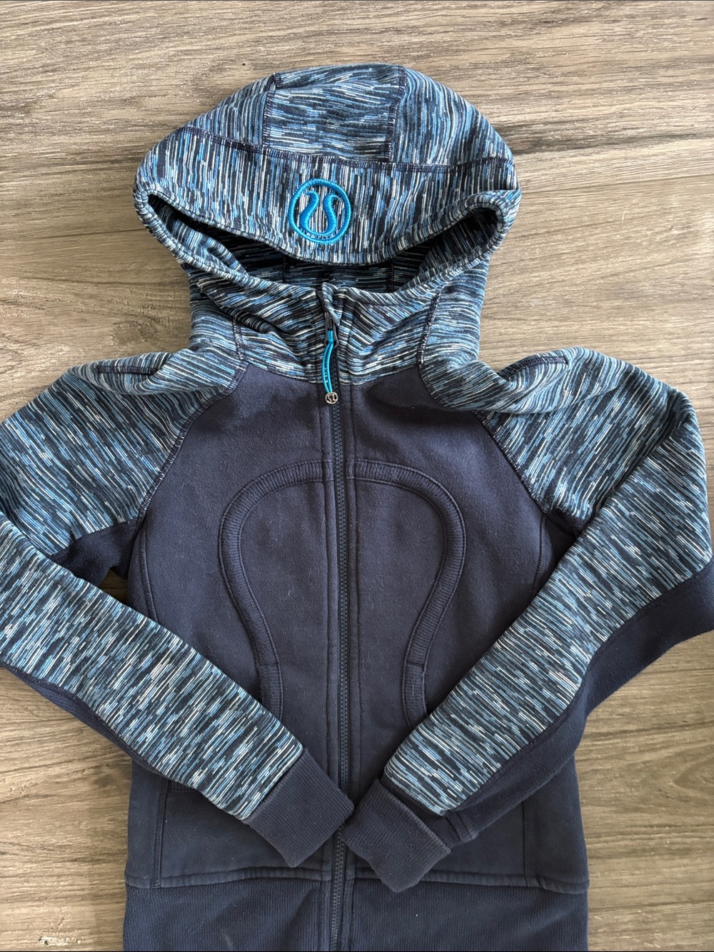 lululemon athletica Navy and Blue Patterned Hooded Zip-Up